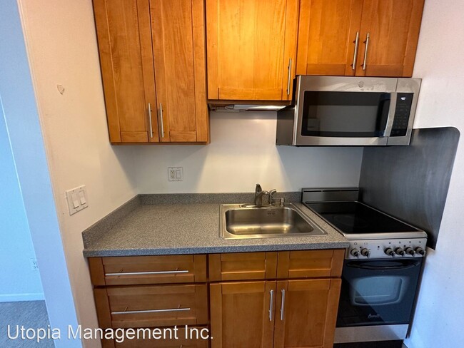 Building Photo - Studio, 1 bath House - 8 Admiral Drive #341