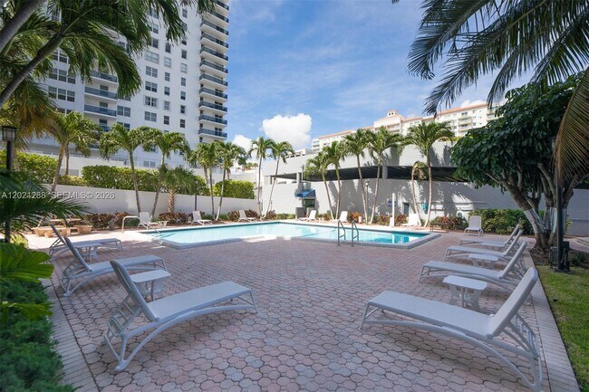 Building Photo - 3031 N Ocean Blvd