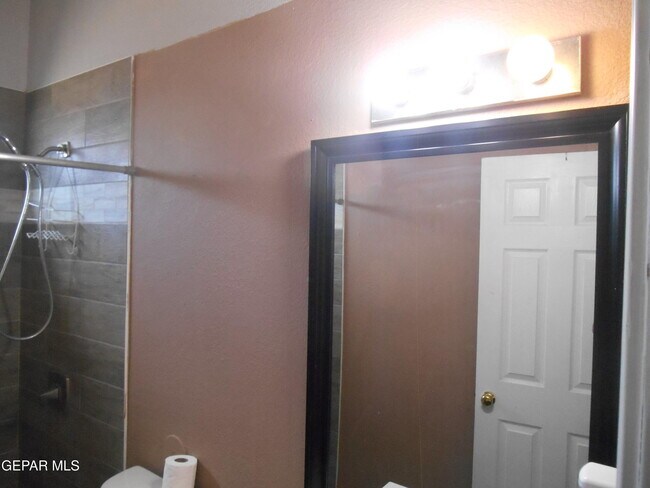 Building Photo - 14017 Tierra Vergel Dr