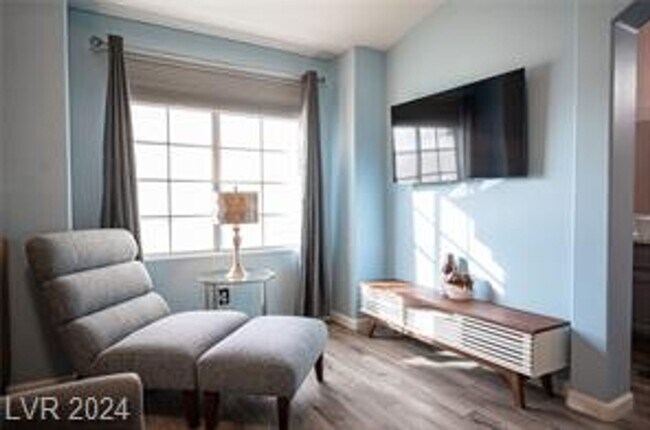 Building Photo - Gorgeous 3 Bedroom Remodeled Near Summerlin