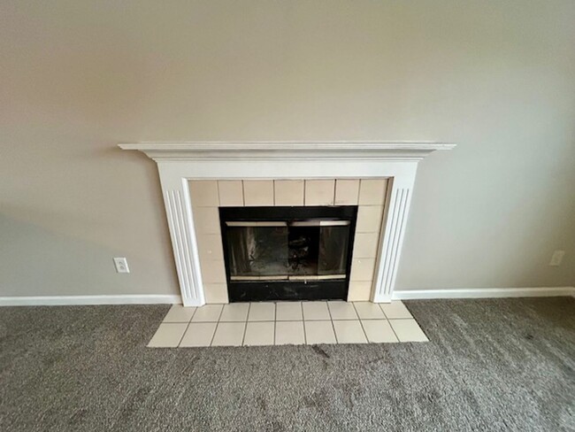 Building Photo - Charming 3-Bedroom, 2.5-Bath Home with Lof...