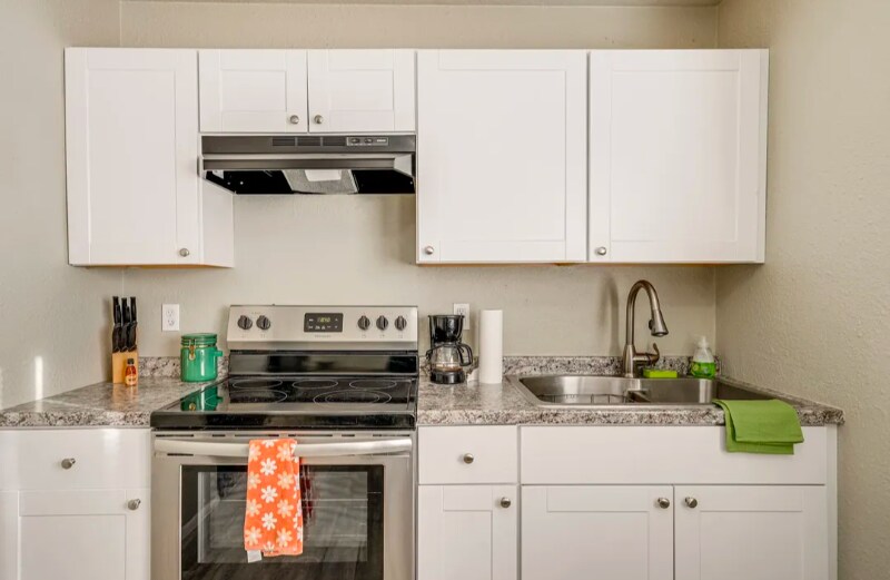 Building Photo - 1444 S 13th Ave