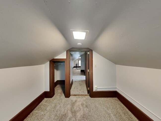 Building Photo - WINTER SPECIAL!! 3 Bedroom, 1 Bathroom Hou...