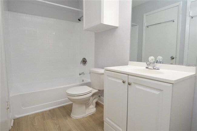 Building Photo - 8758 Mallard Reserve Dr