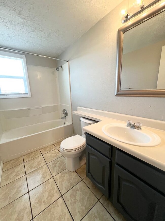 Building Photo - 4220 Loomis Ave