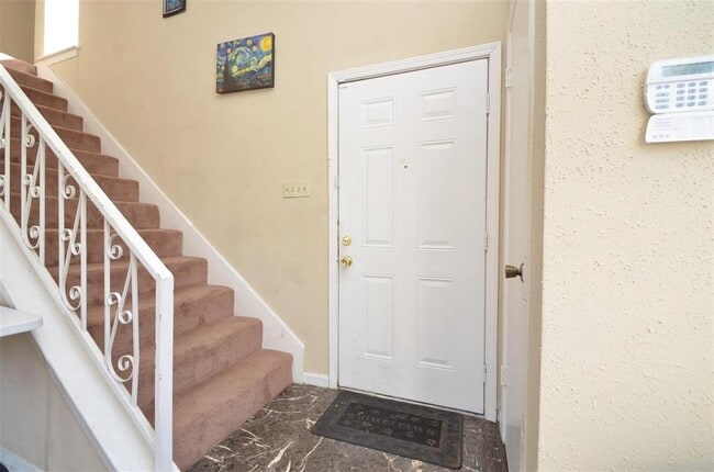 Building Photo - 15714 Baybriar Dr