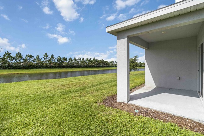 Building Photo - 17309 Reserva Dr