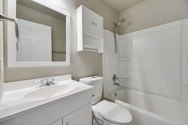 Building Photo - Recently Renovated Property in Hurst