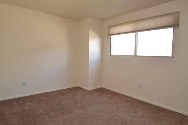 Building Photo - Awesome 5 bed 3 bath Home in Murray!!!