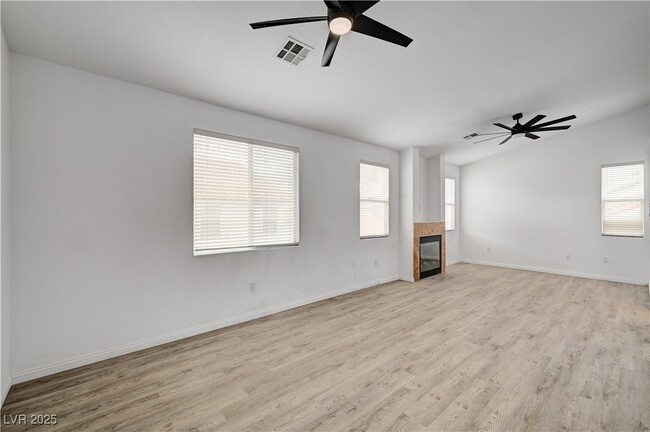 Building Photo - 8789 Villa Alex Ave
