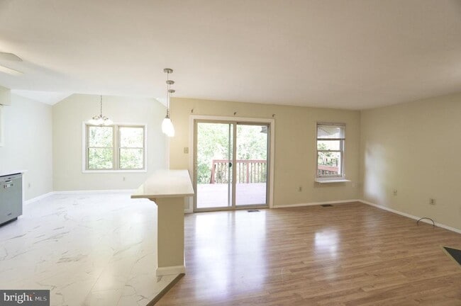 Building Photo - 1379 Gwynedale Way