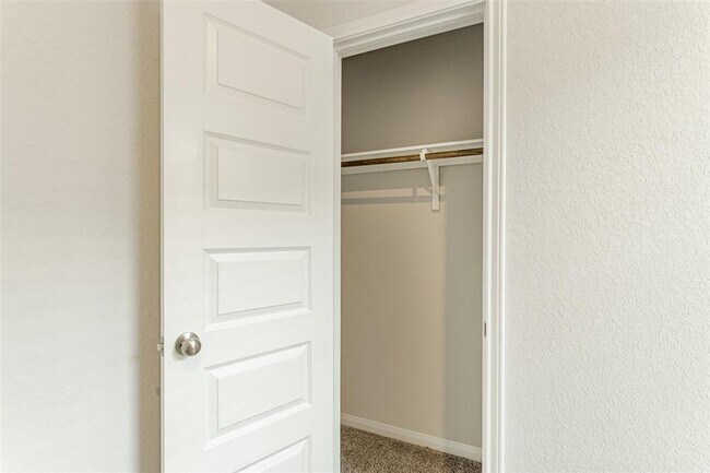 Building Photo - 14717 Pinion Ct