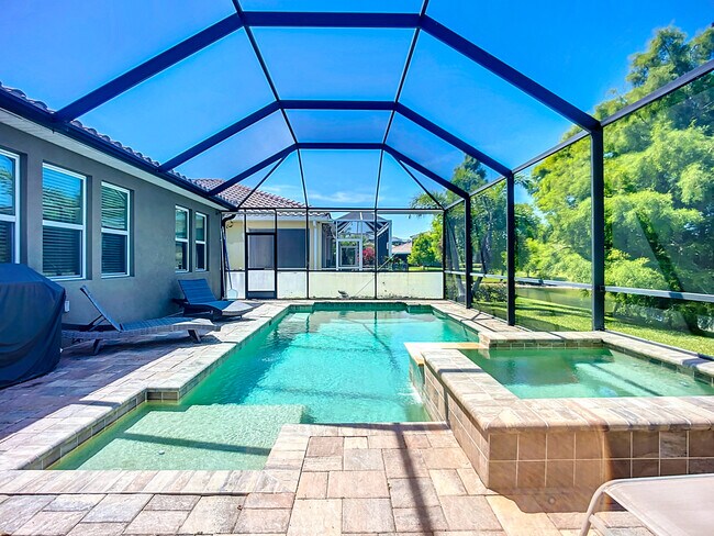 Building Photo - 3009 Esmeralda Dr