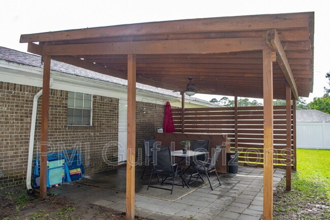 Building Photo - 738 Carondelay Dr