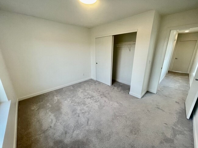 Building Photo - NEWLY REDUCE PRICE on this Modern 3BR Town...