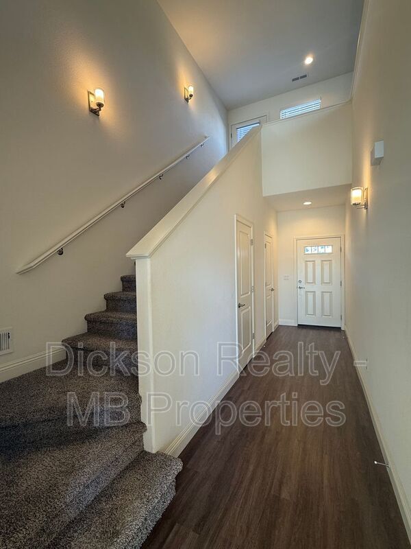 Building Photo - 1265 Handelin Rd
