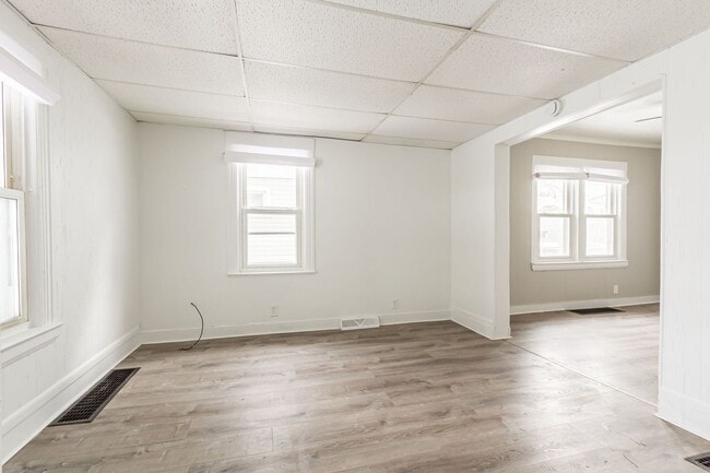 Building Photo - 3-Bed 2-Bath Single Family Home For Rent