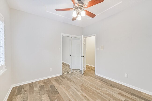 Building Photo - 27 Hornsilver Pl