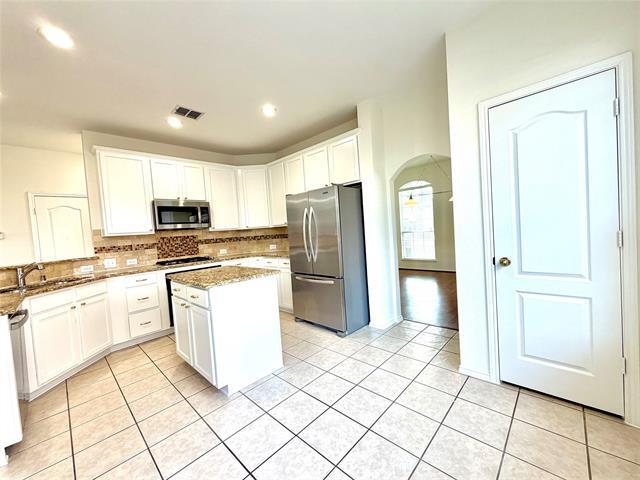 Building Photo - 516 Hawken Dr