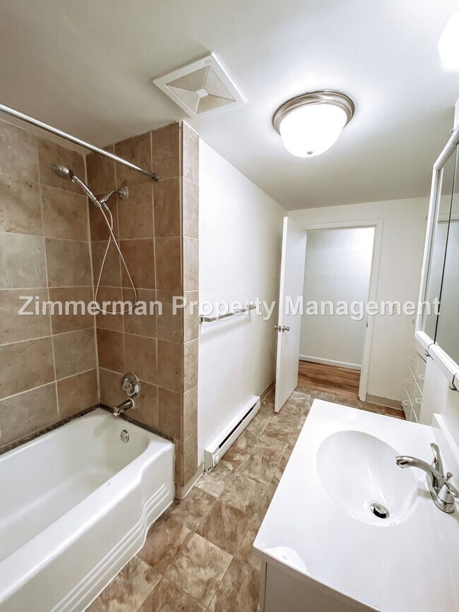 Building Photo - 485 N 24th St