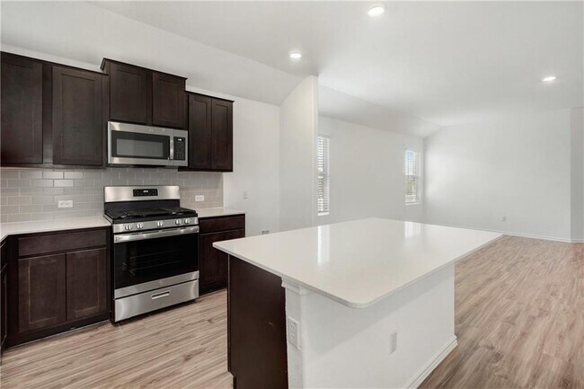 Building Photo - 3204 Kenner Dr
