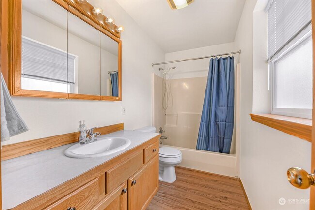 Building Photo - Beautiful 4 Bedroom Home in Ferndale!