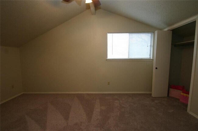 Building Photo - 4203 Dauphine Dr