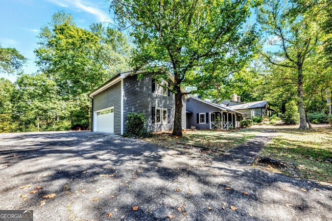 Building Photo - 527 Charing Cross Dr