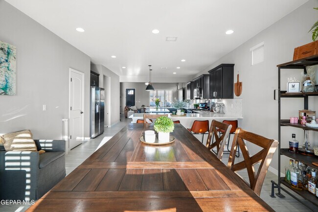 Building Photo - 825 Acton St