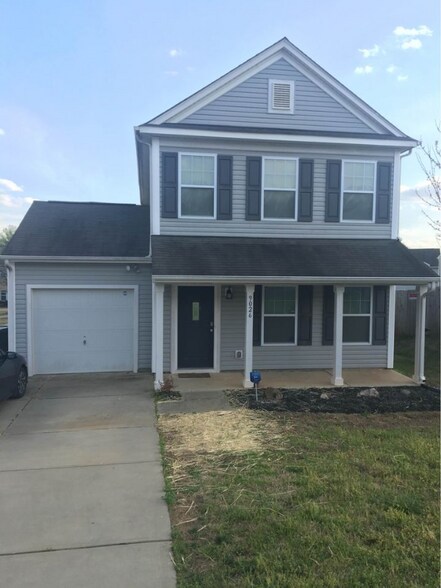 Primary Photo - 9026 Sharpes Cir
