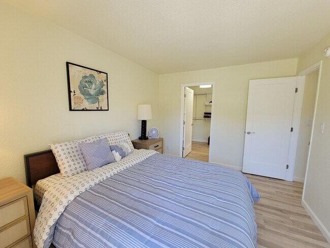 Building Photo - Furnished Downstairs Unit In North Kihei