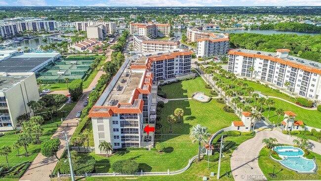 Building Photo - 2871 N Ocean Blvd