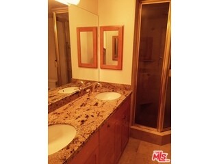 Building Photo - 137 S Palm Dr