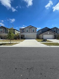 Building Photo - Gorgeous 4-Bedroom, 2.5-Bathroom Home in R...