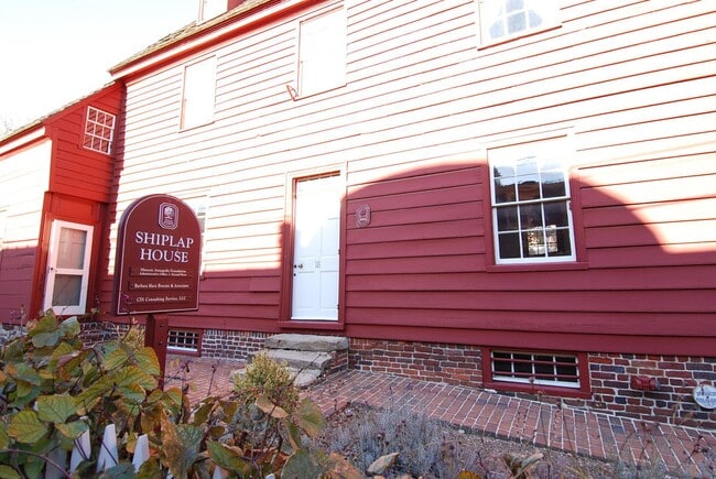 Building Photo - 141 West St