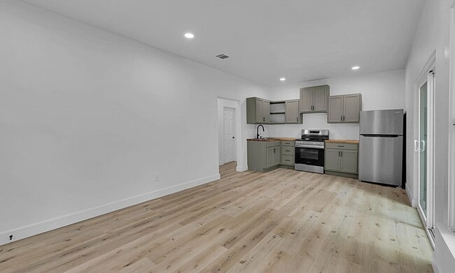 Building Photo - Newly Renovated 3 Bed, 3 Bath Home in Waco