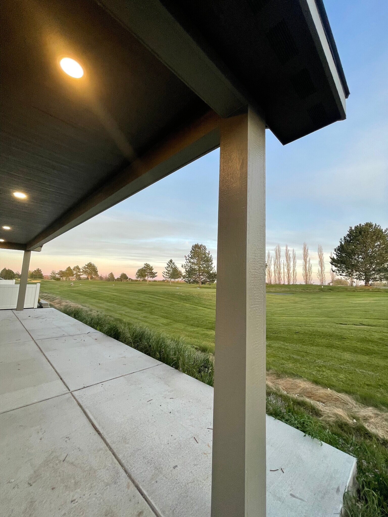 Building Photo - 6063 Murray Way NE