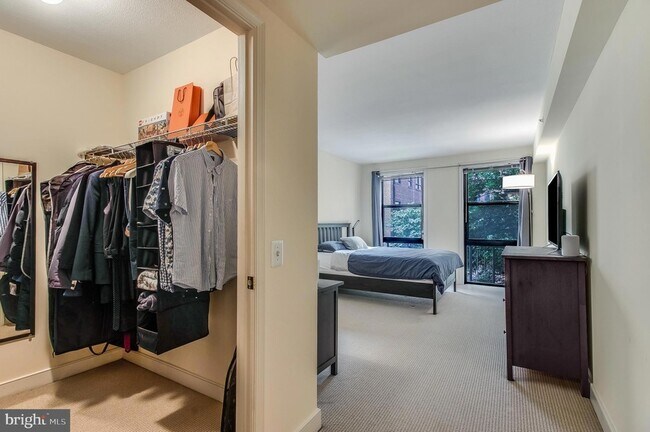 Building Photo - 631 D St NW