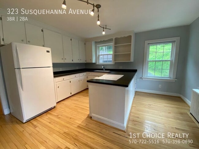 Building Photo - 323 Susquehanna Ave