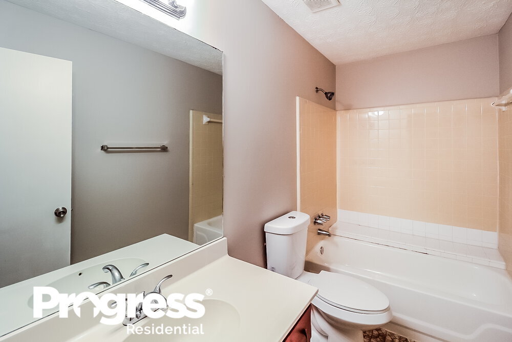 Building Photo - 2468 Mistletoe Ln SW