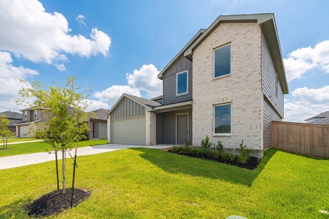 Building Photo - 40818 Hawthorne Glades St