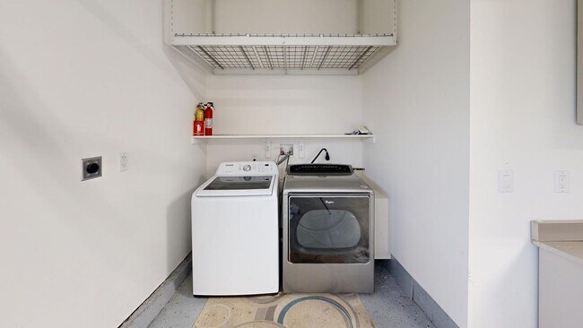 Building Photo - 7150 Bollinger Rd