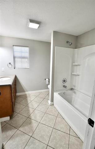 Building Photo - 814 W Ball St