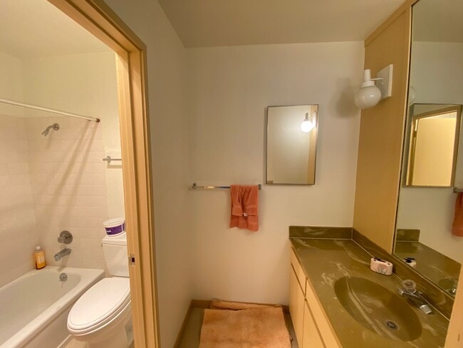 Building Photo - 3 Bedroom Condo - Walk to Burnt Cedar Beach!