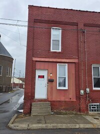 Building Photo - 33 Fleetwood St