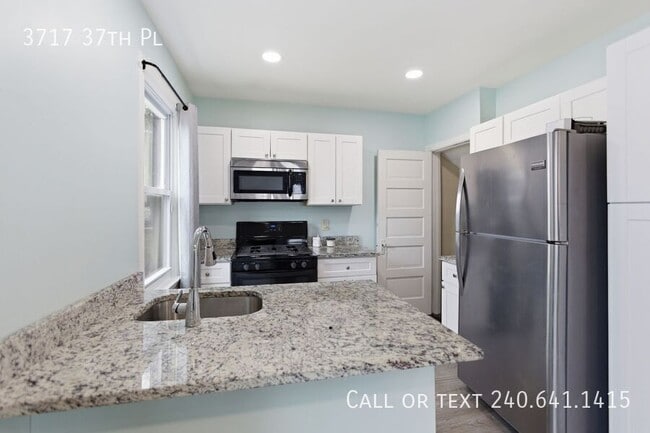 Building Photo - 3717 37th Pl