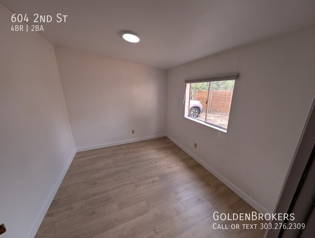 Building Photo - 604 2nd St