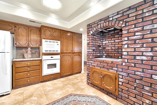 Building Photo - 1607 S Timmy Ave