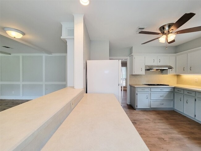 Building Photo - 13406 Glen Erica Dr