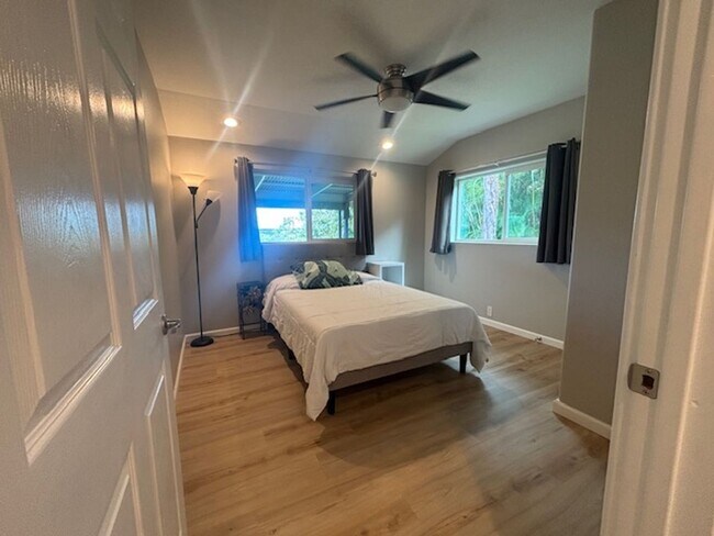 Building Photo - Gorgeous Four Bedroom / Two Bathroom On Usable Acreage